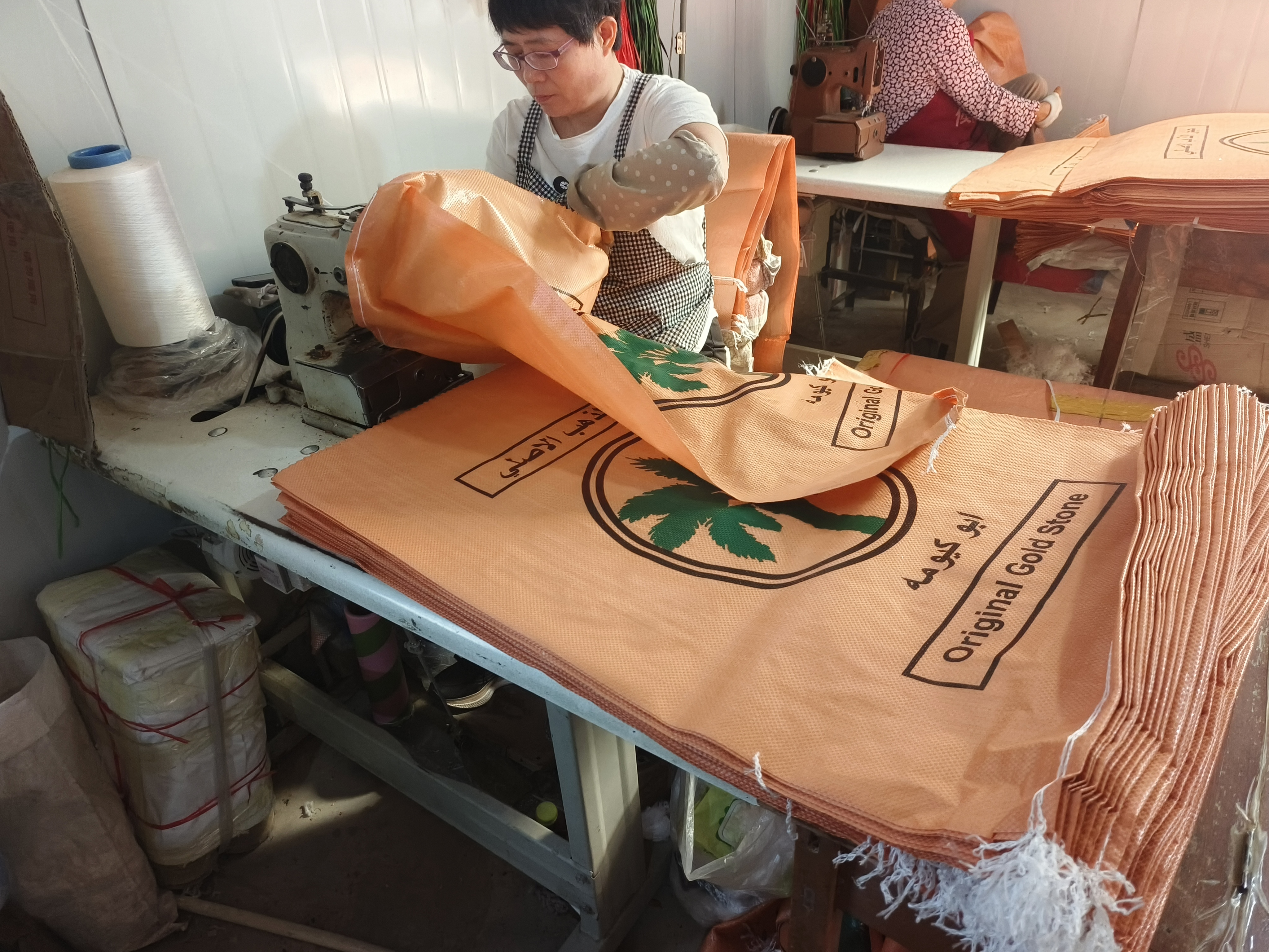 pp woven bags loading 02
